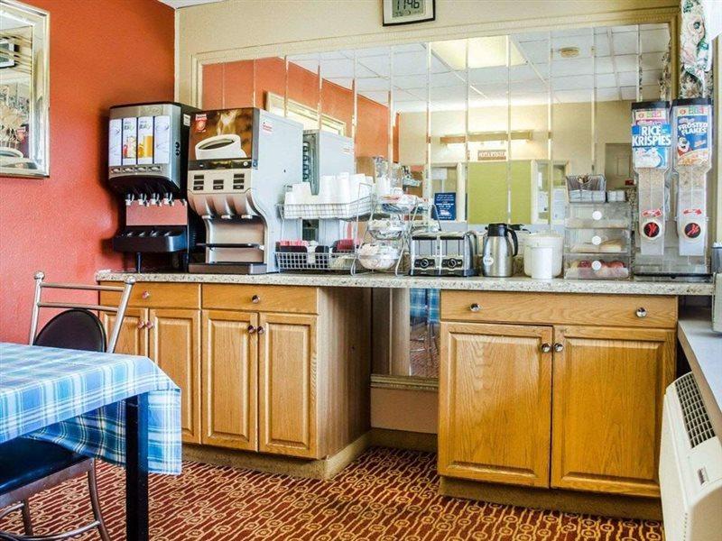 Rodeway Inn Harrisburg Ngoại thất bức ảnh