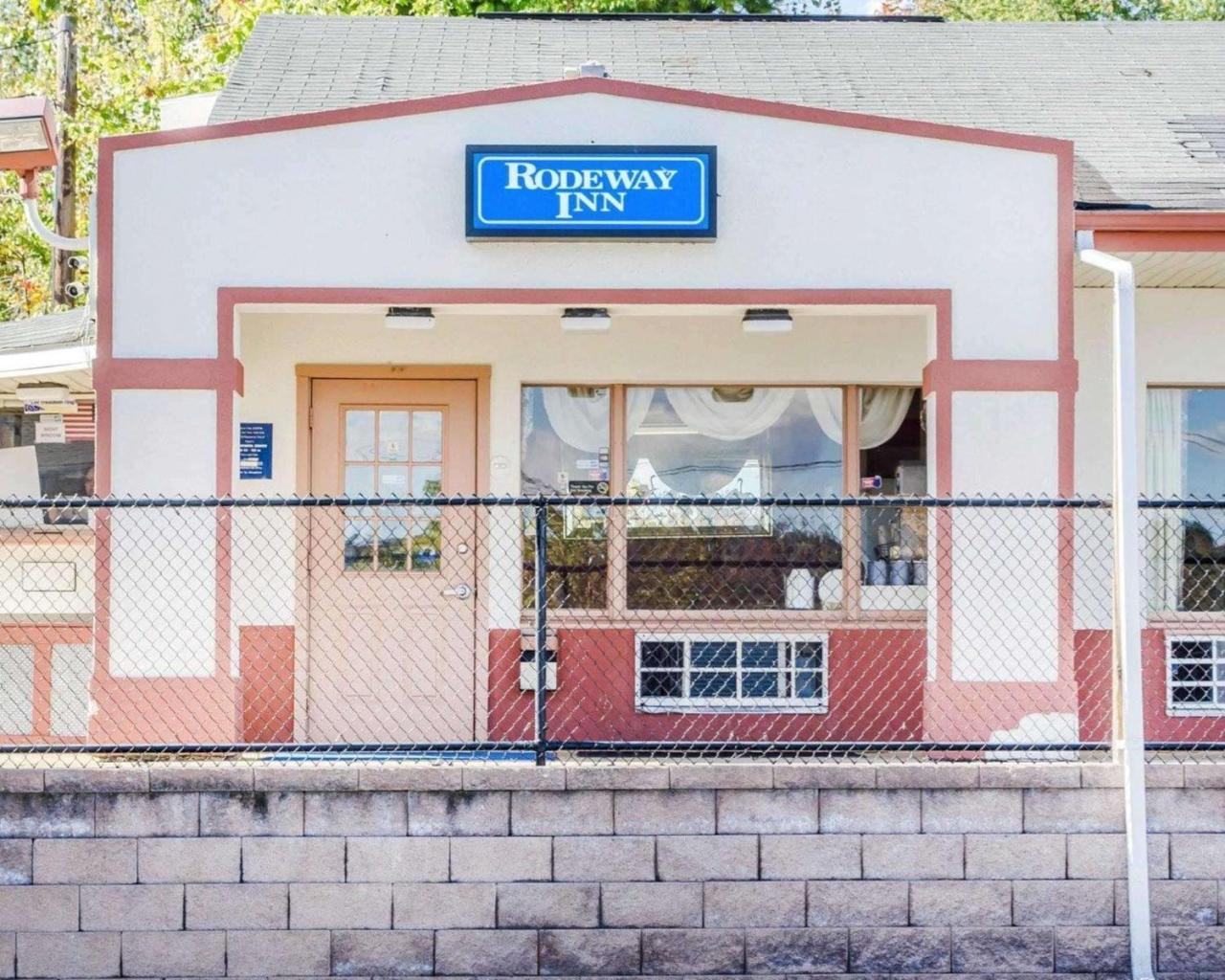 Rodeway Inn Harrisburg Ngoại thất bức ảnh