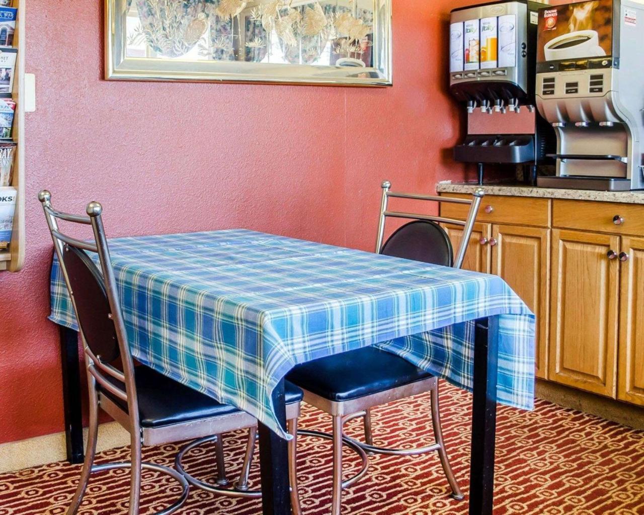 Rodeway Inn Harrisburg Ngoại thất bức ảnh