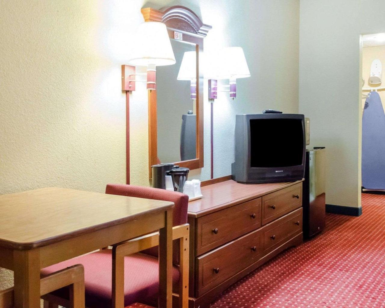 Rodeway Inn Harrisburg Ngoại thất bức ảnh