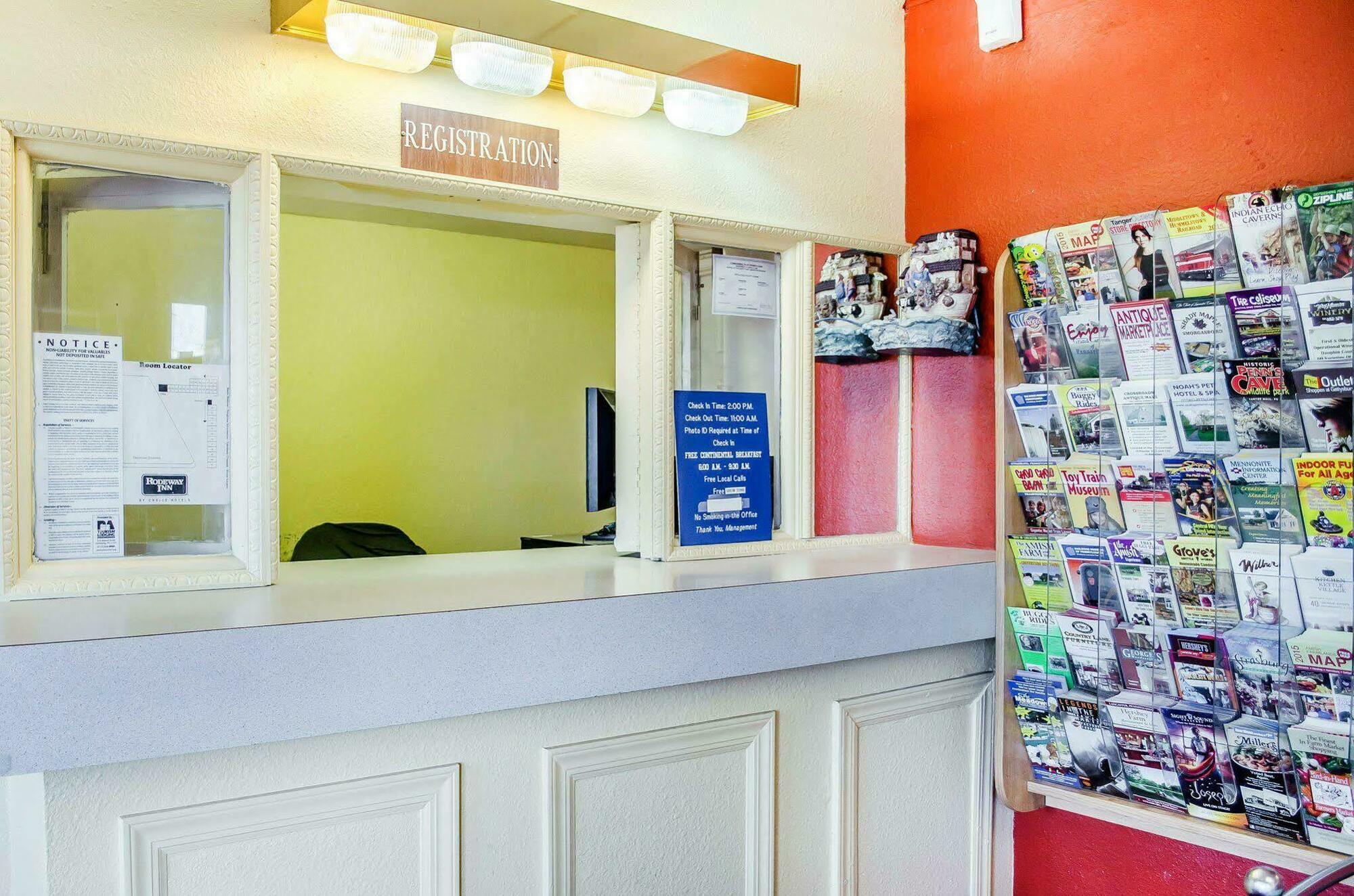 Rodeway Inn Harrisburg Ngoại thất bức ảnh