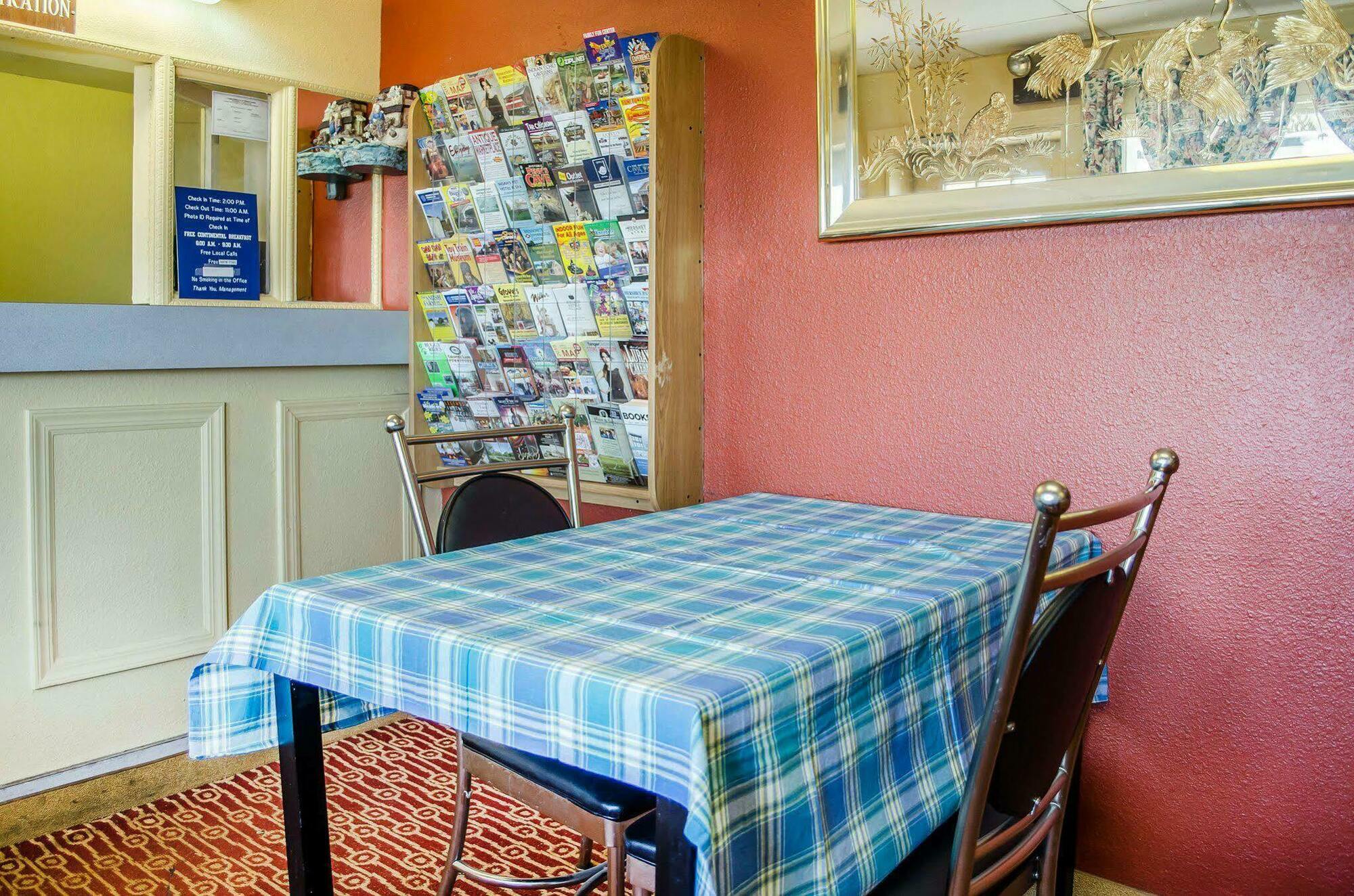 Rodeway Inn Harrisburg Ngoại thất bức ảnh