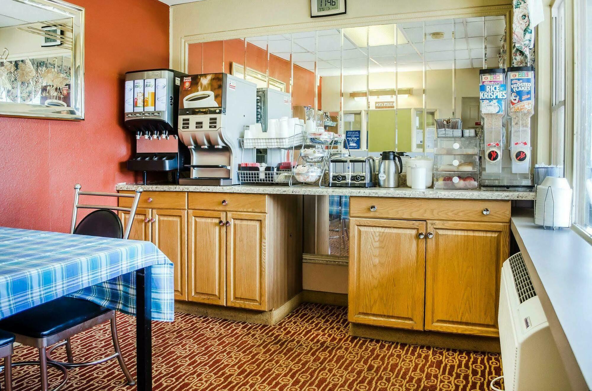 Rodeway Inn Harrisburg Ngoại thất bức ảnh