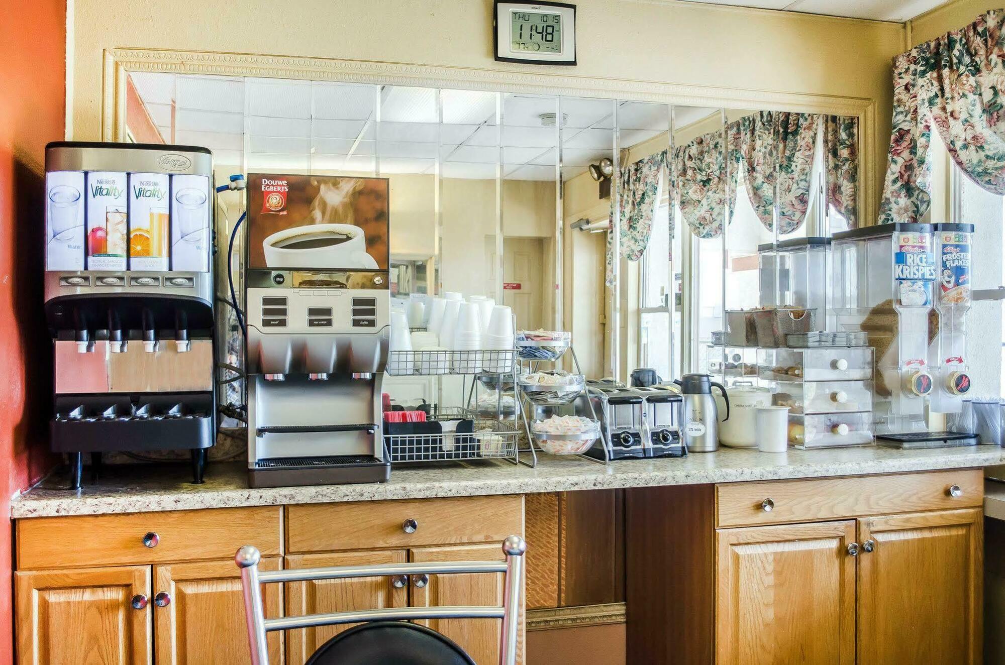 Rodeway Inn Harrisburg Ngoại thất bức ảnh