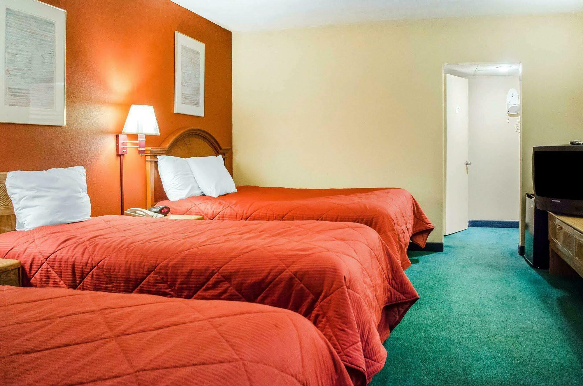 Rodeway Inn Harrisburg Ngoại thất bức ảnh